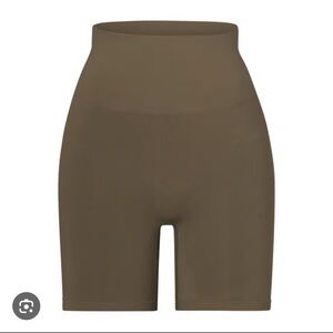 NWT SKIMS Army Green Soft Smooth Shorts 2XL